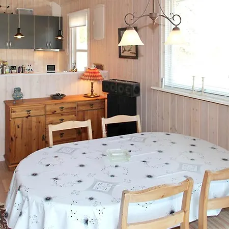 Two-bedroom Holiday In * Hals